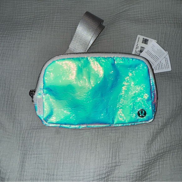 lululemon athletica Handbags - Lululemon iridescent belt bag